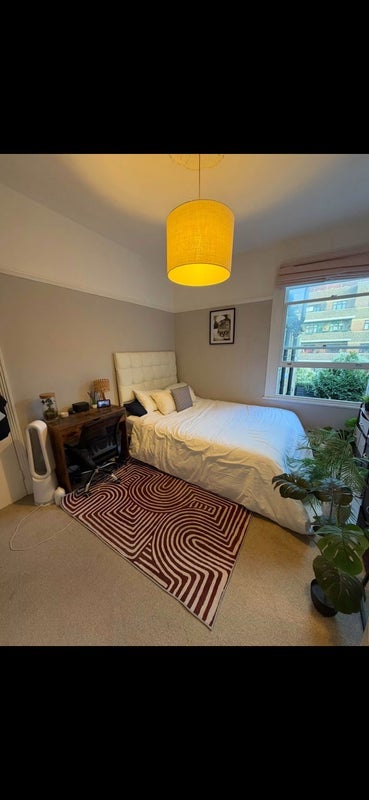 Room Honeybrook Road in Greater London