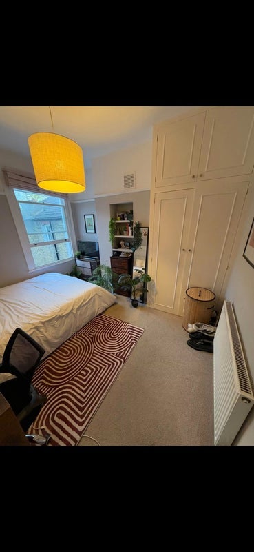 Room Honeybrook Road in Greater London