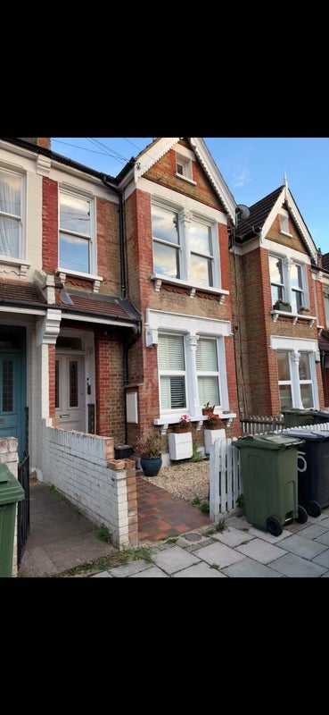 Room Honeybrook Road in Greater London
