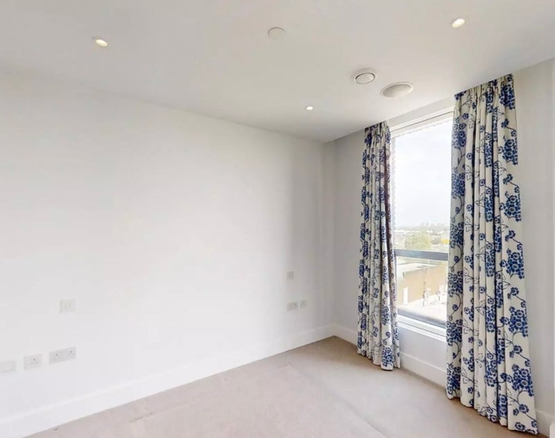 Room Upper Richmond Road in Greater London
