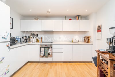 Flat Goodchild Road in London