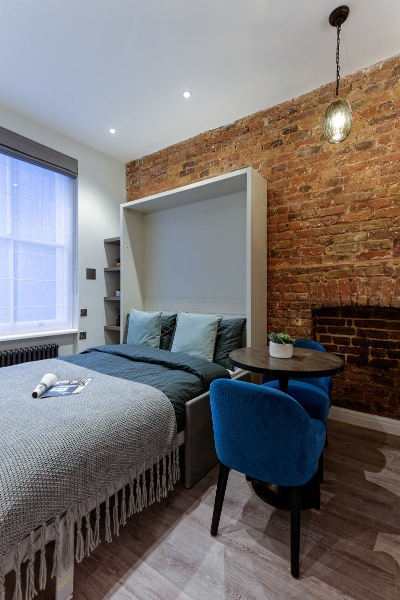 Flat Linden Gardens in Greater London