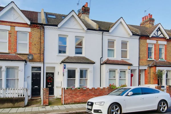 Flat Twilley Street in Greater London