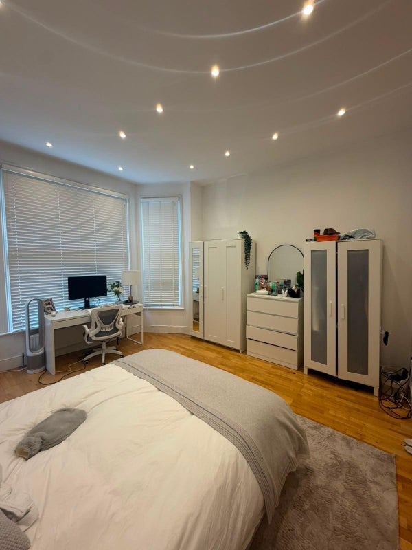 Room Hemingford Road in Greater London