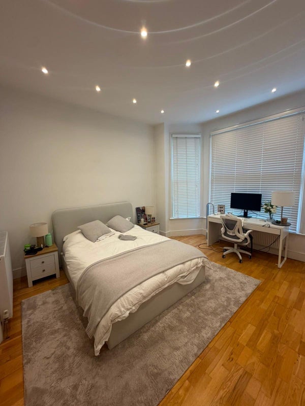 Room Hemingford Road in Greater London