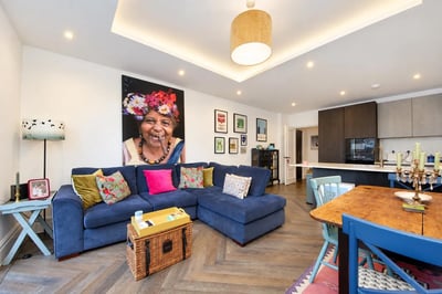 Flat Castlebar Hill in Greater London