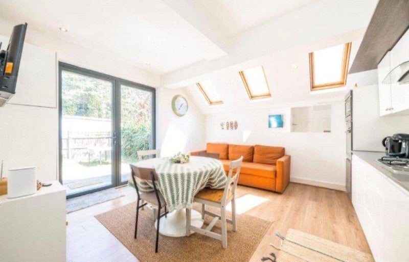 House Silver Crescent in Greater London