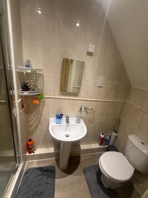 Room Rectory Close in Greater London
