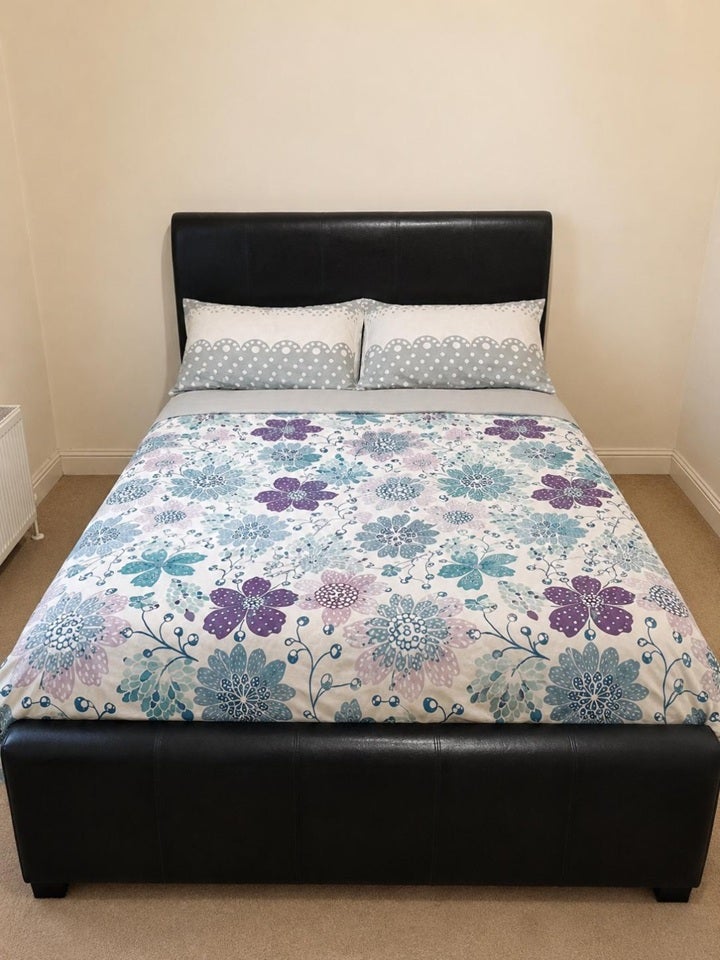 Room Rectory Close in Greater London