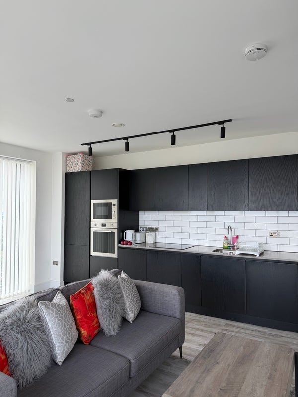 Room Portal Way in Greater London