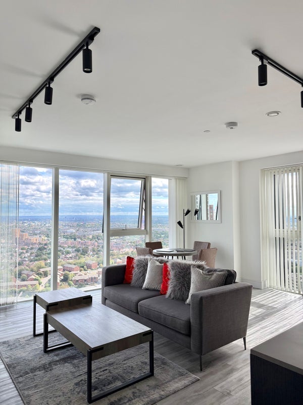 Room Portal Way in Greater London