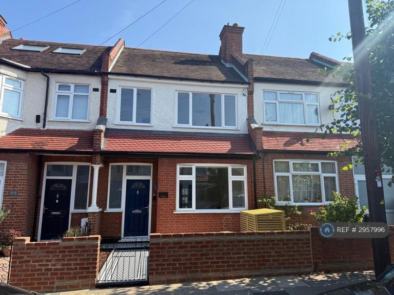 House Links Road in Greater London