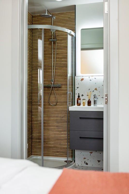 Room Ullswater Road in Greater London