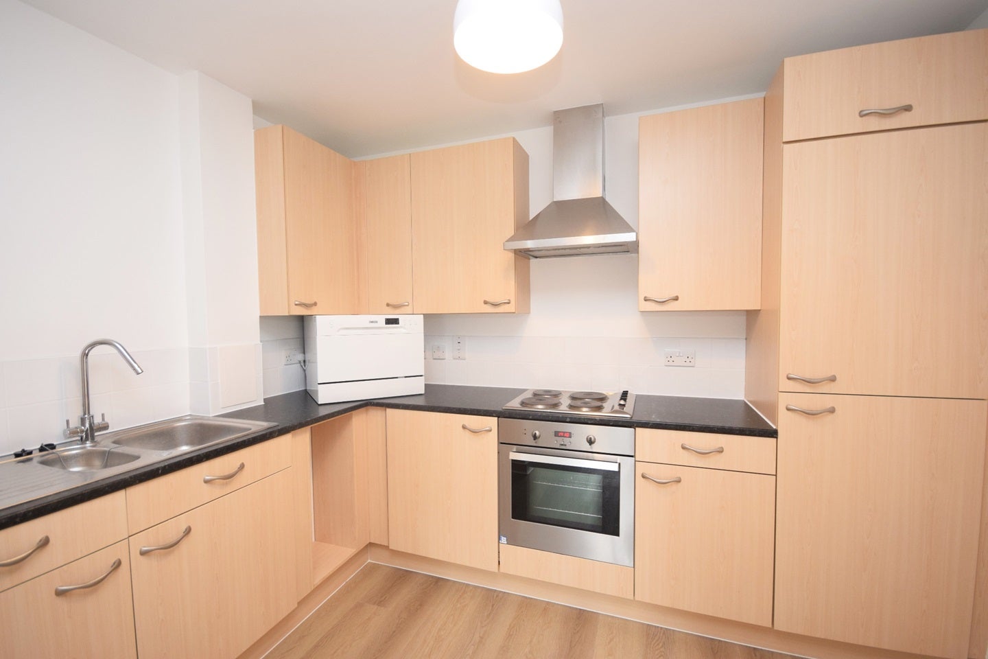 Flat Strand Drive in Greater London