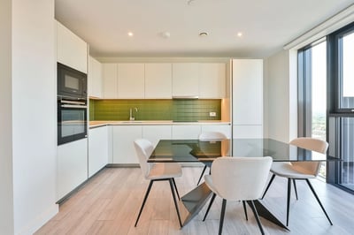 Flat New Lion Way in Greater London