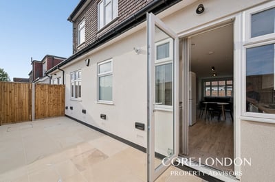Flat Lowfield Road in Greater London