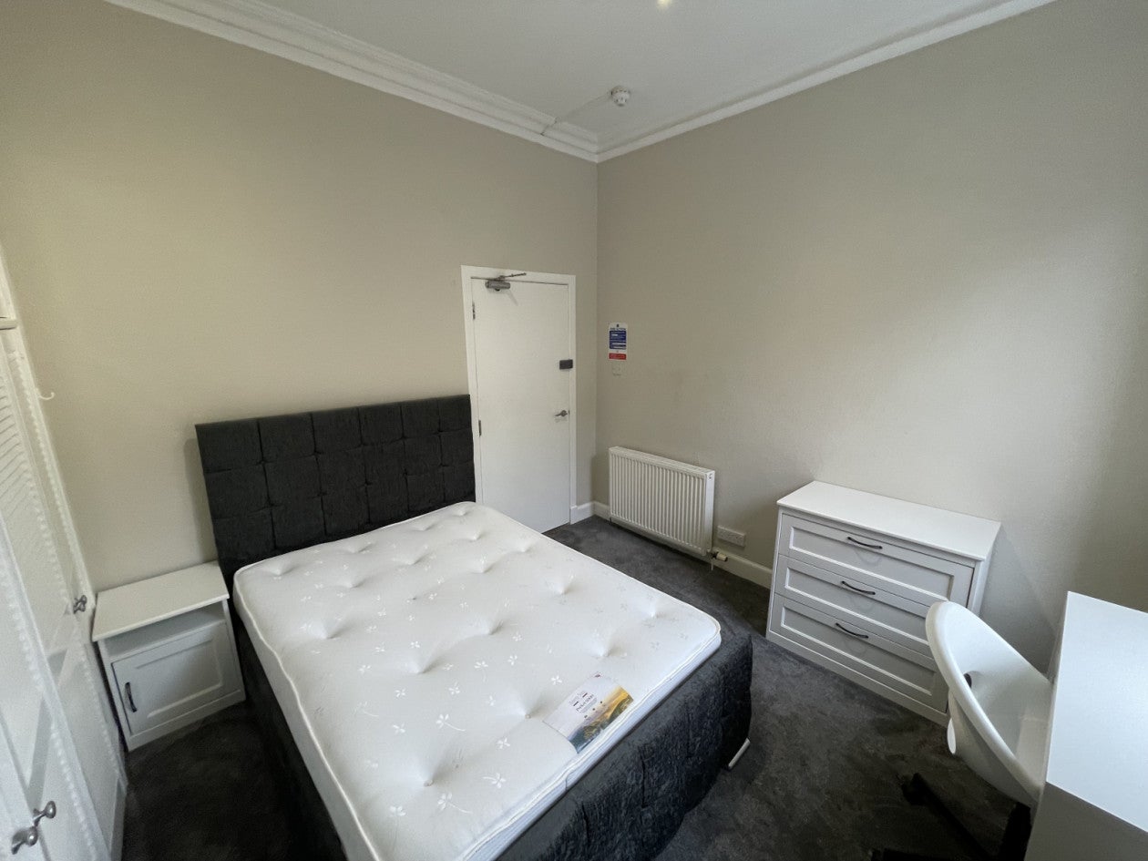 Room Bellefield Avenue in Dundee