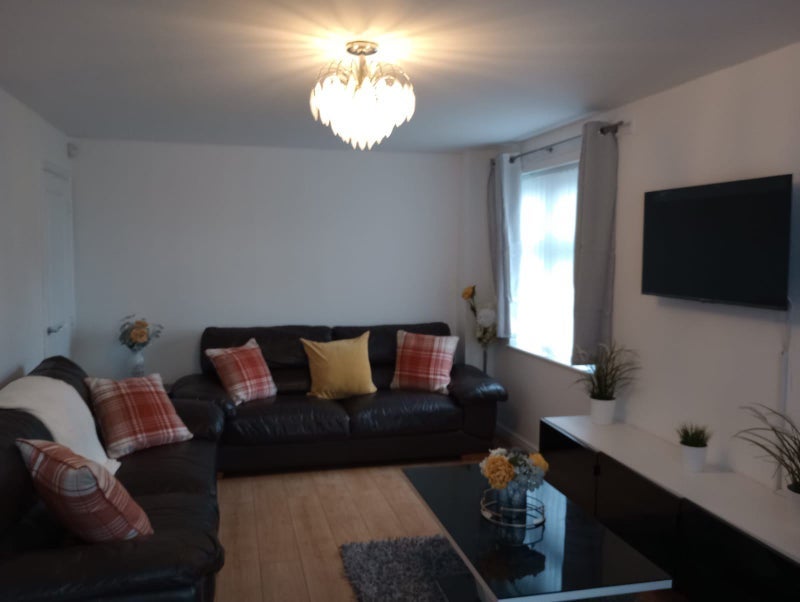 Room Springville Avenue in Manchester