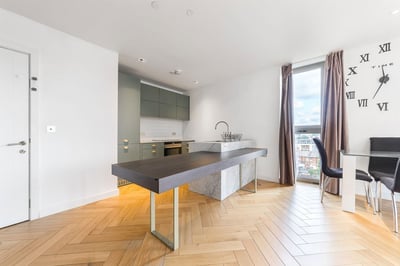Flat Heritage Lane in Greater London