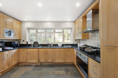 House Nicholas Road in Hertsmere