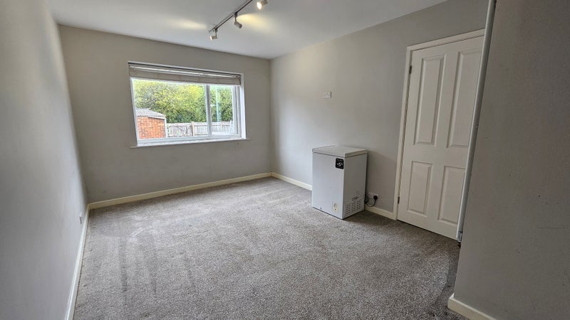 Room Winston Avenue in Poole