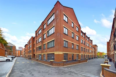 Flat Mint Drive in Birmingham
