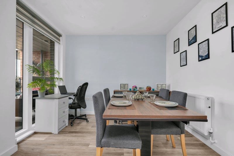 Room Copeland Road in Greater London