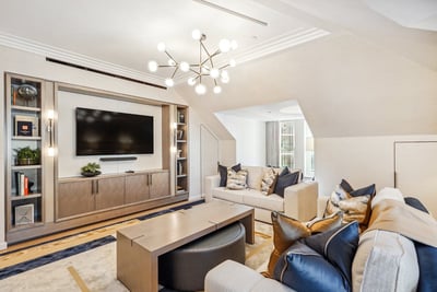 Flat Basil Street in Greater London