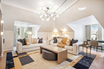 Flat Basil Street in Greater London