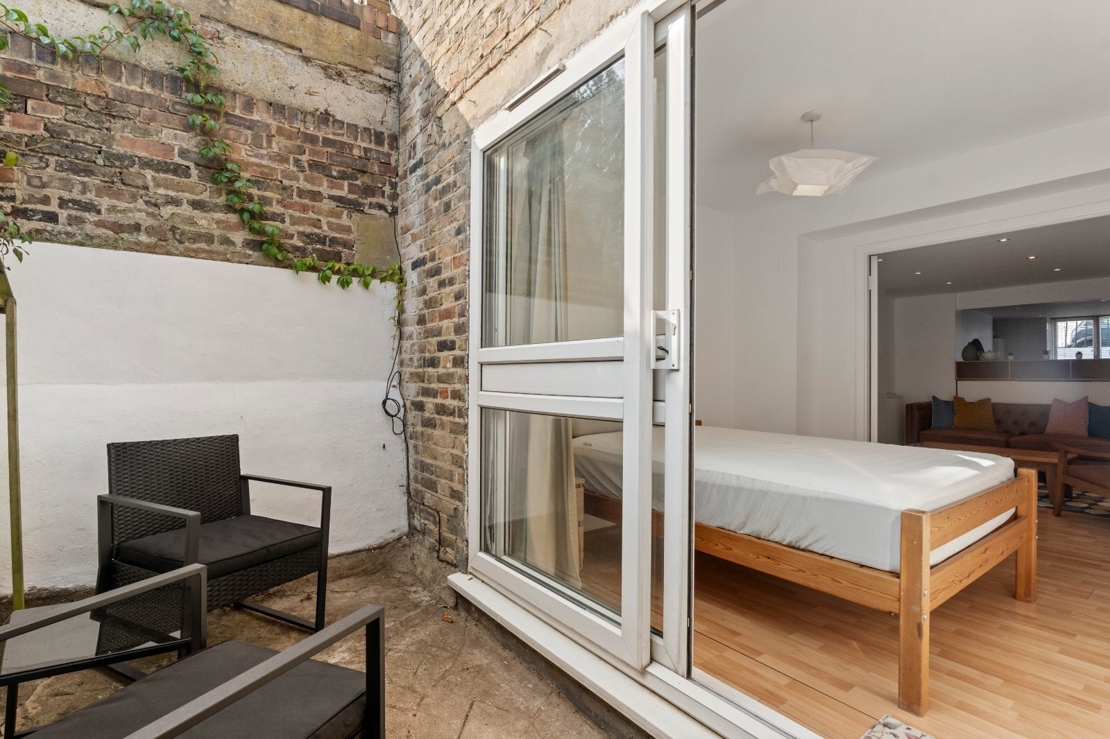 Flat Offord Road in Greater London