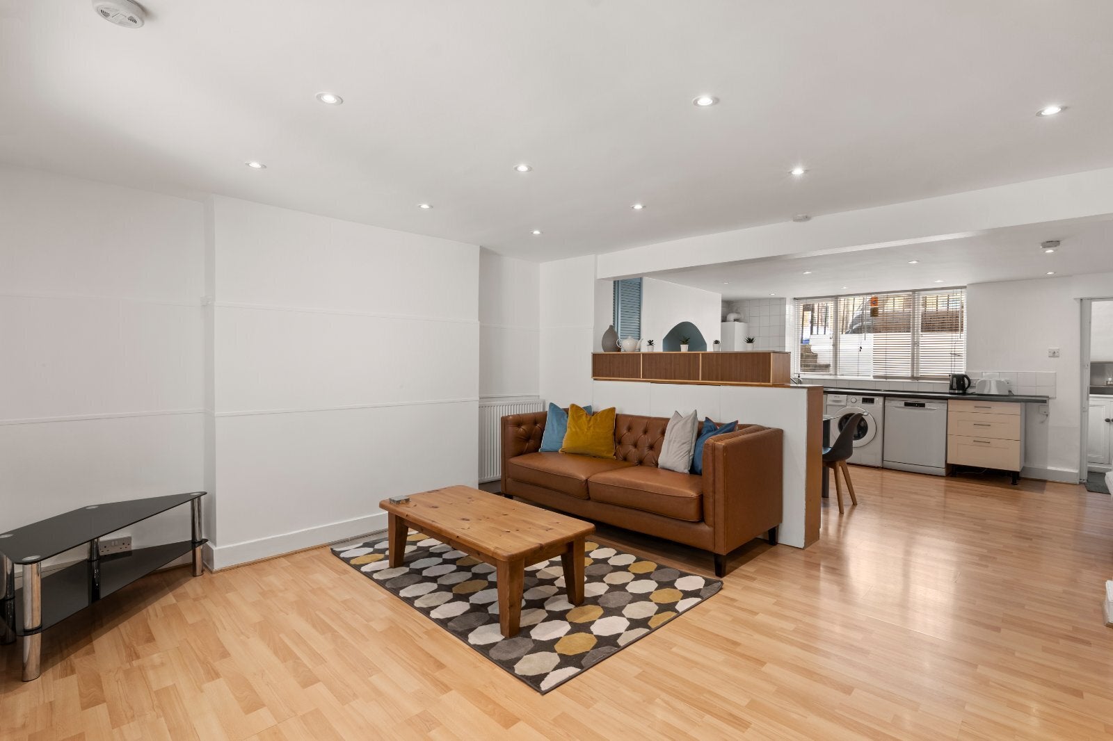 Flat Offord Road in Greater London