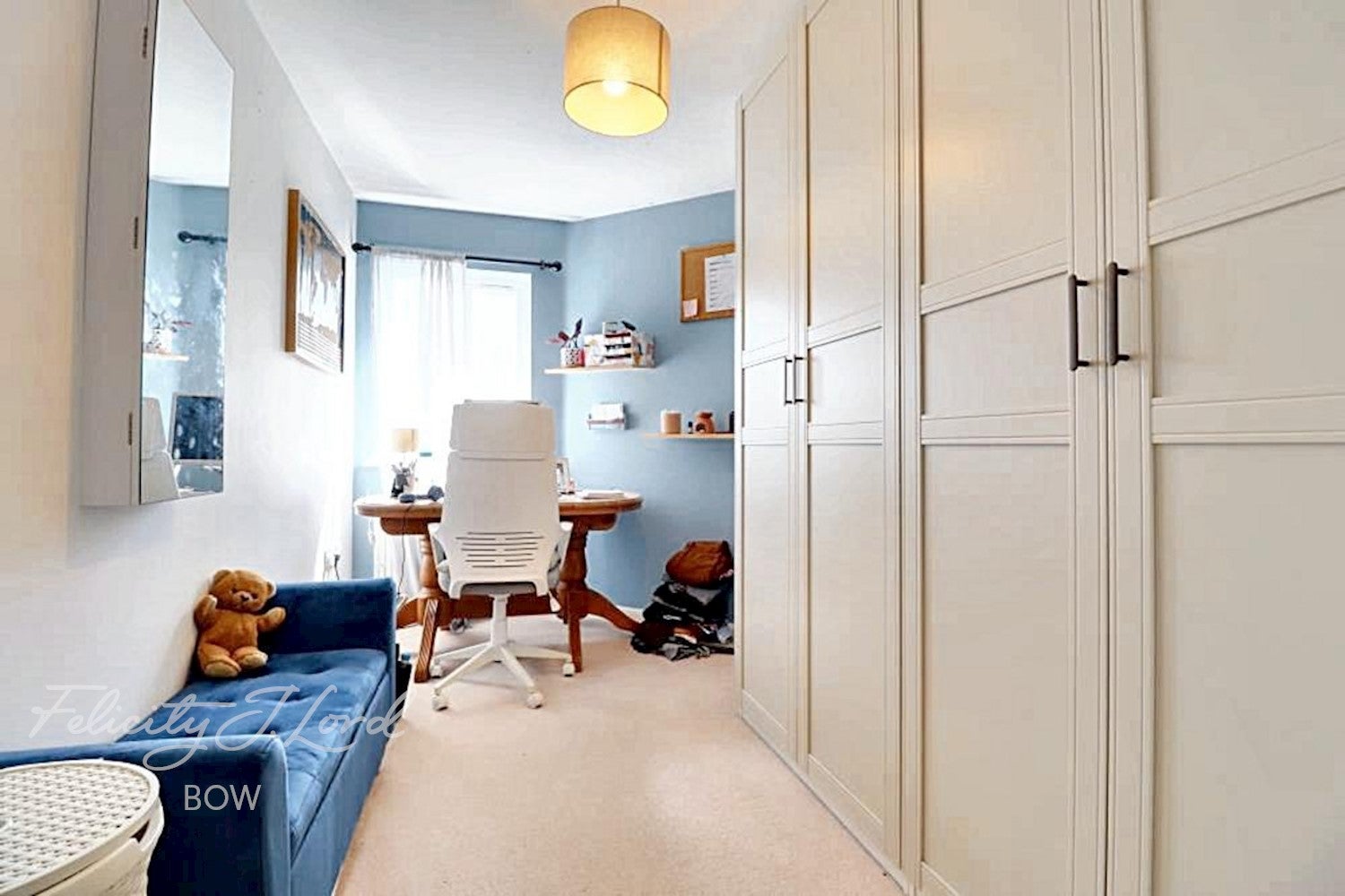 Flat Belton Way in London