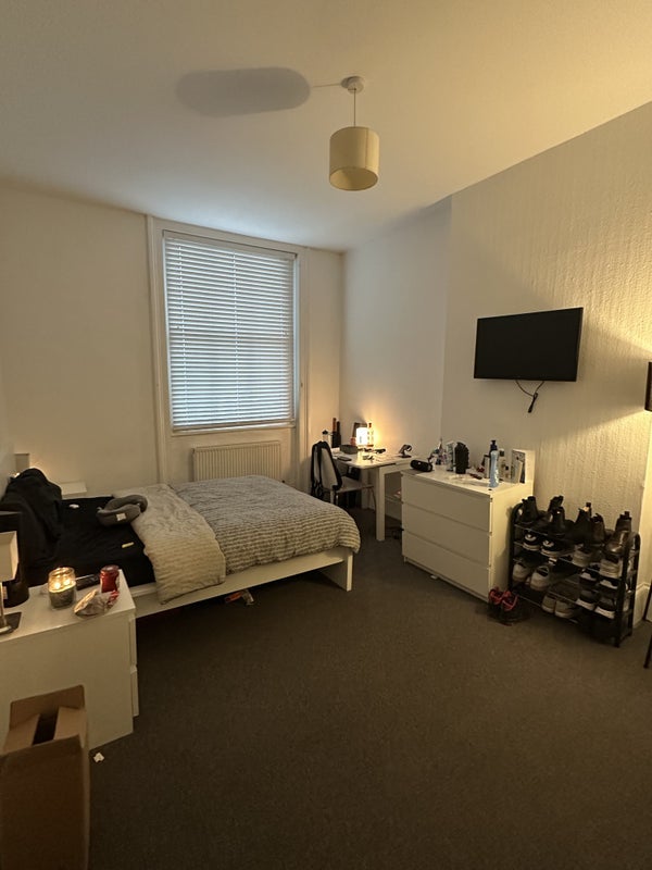 Room Queensway in City of Westminster