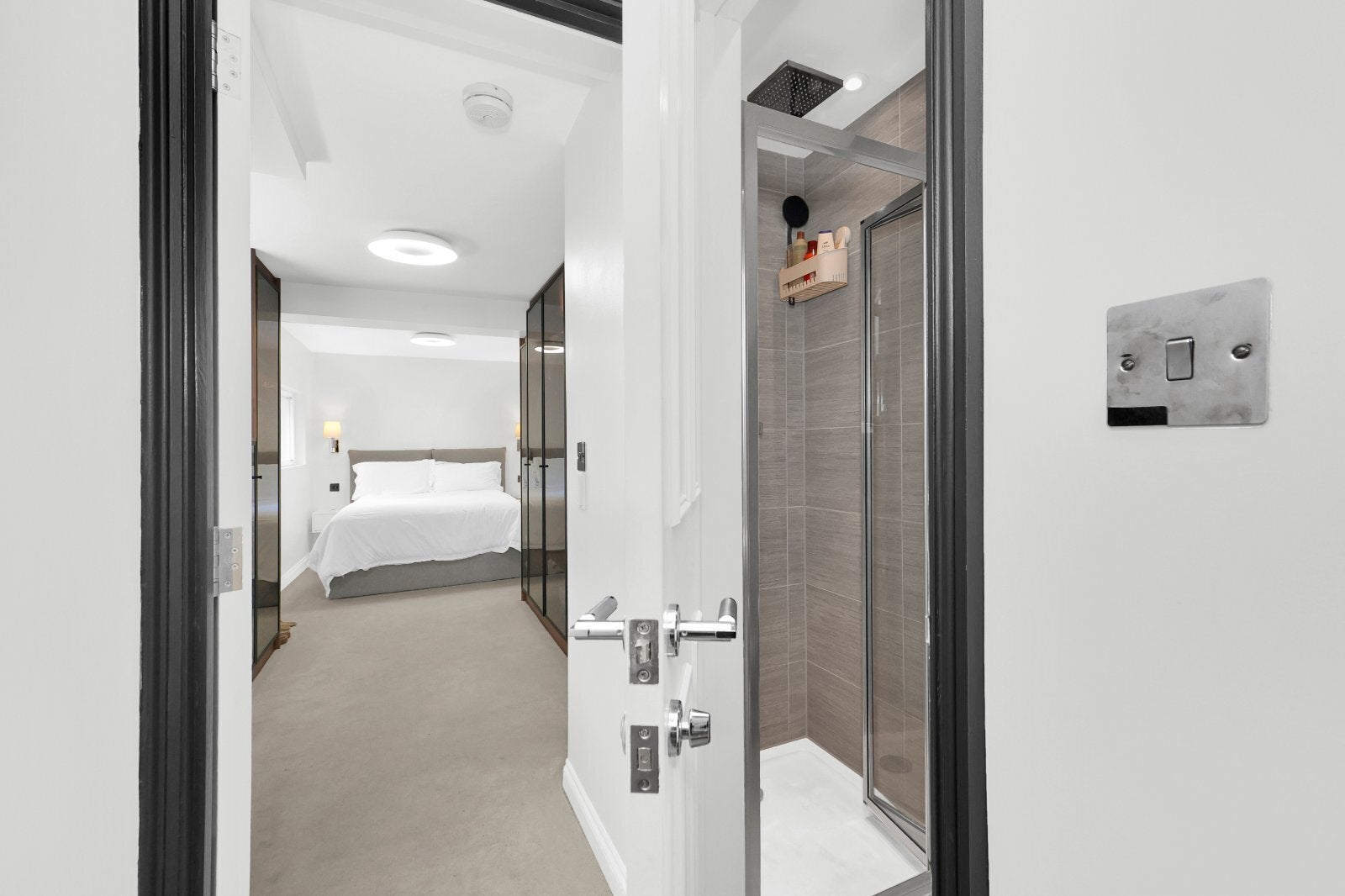 Flat Edis Street in Greater London
