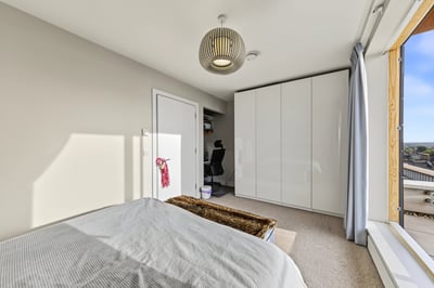 Flat Ellora Road in Greater London