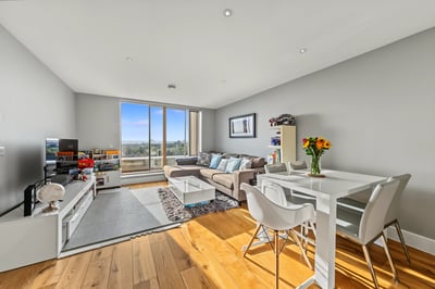 Flat Ellora Road in Greater London