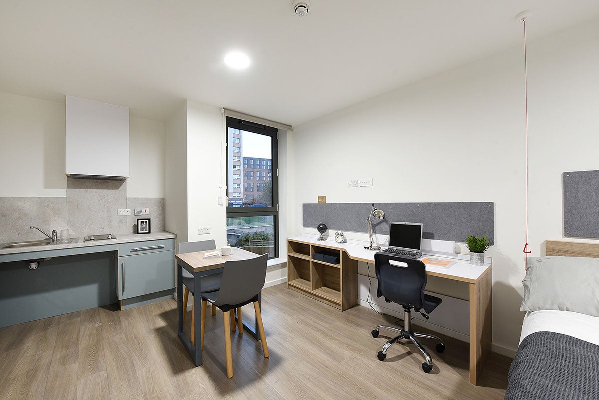 Room St James Road in Glasgow