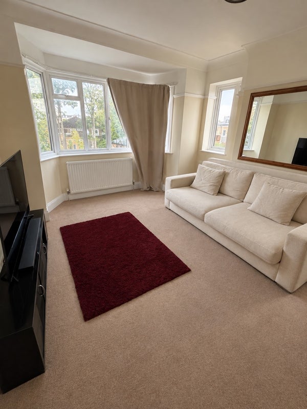 Flat West Road in Greater London