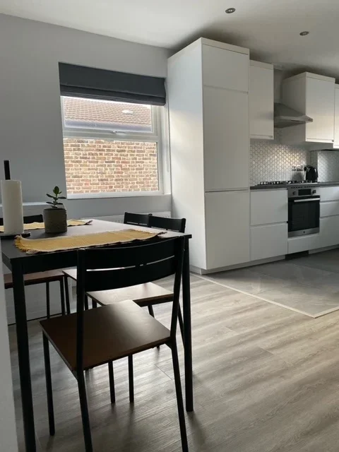 Flat Marian Road in Greater London