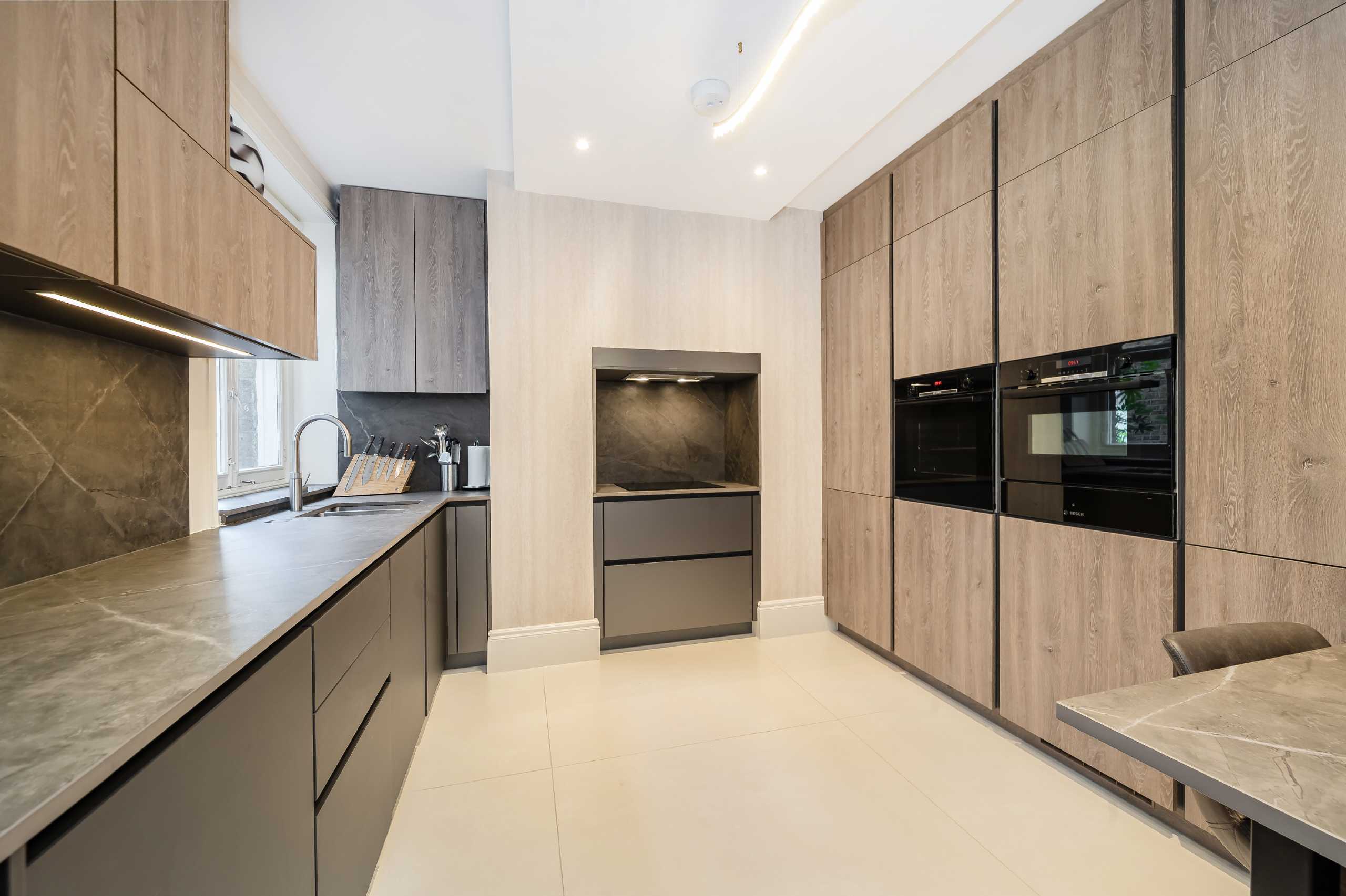 Flat Abingdon Villas in Greater London
