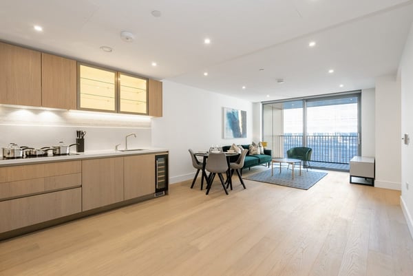 Flat Prince of Wales Drive in Greater London