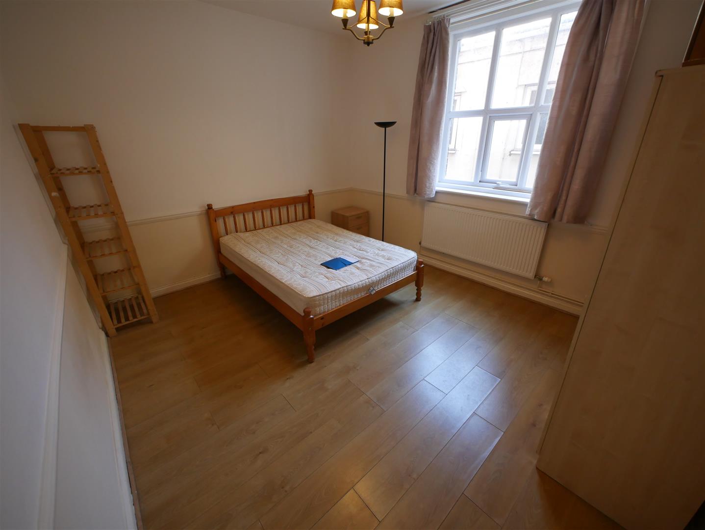 Flat The Mount in Ringwood
