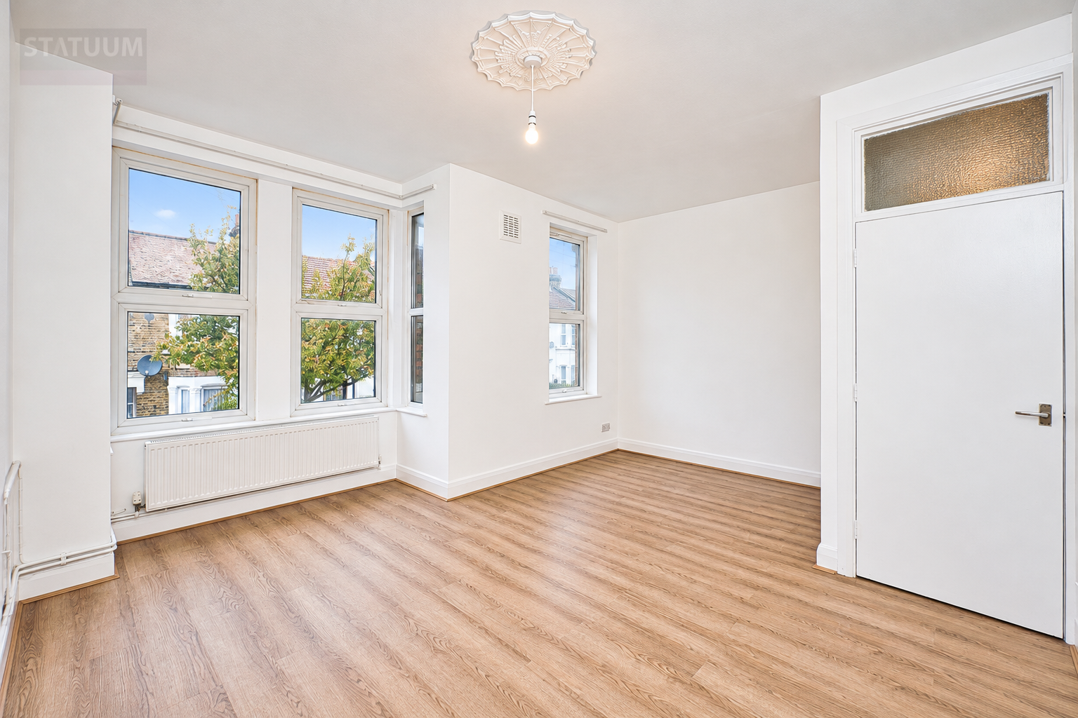 Flat Keogh Road in Greater London