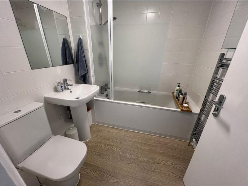 Flat Gillett Place in Greater London