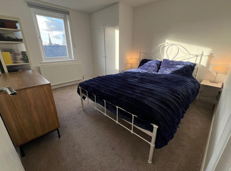 Flat Gillett Place in Greater London