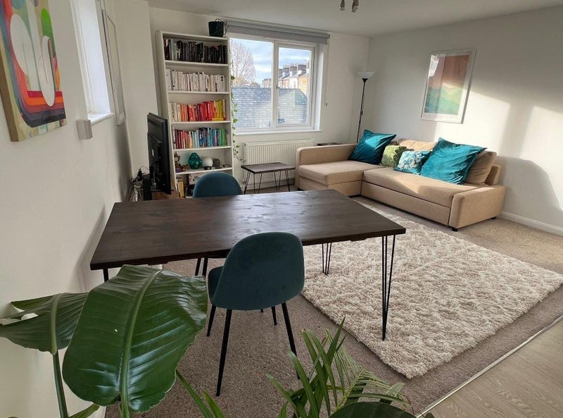 Flat Gillett Place in Greater London