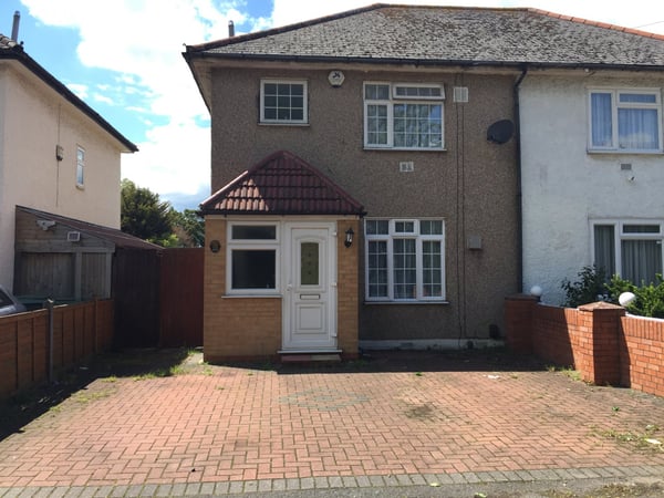 House New Road in Greater London