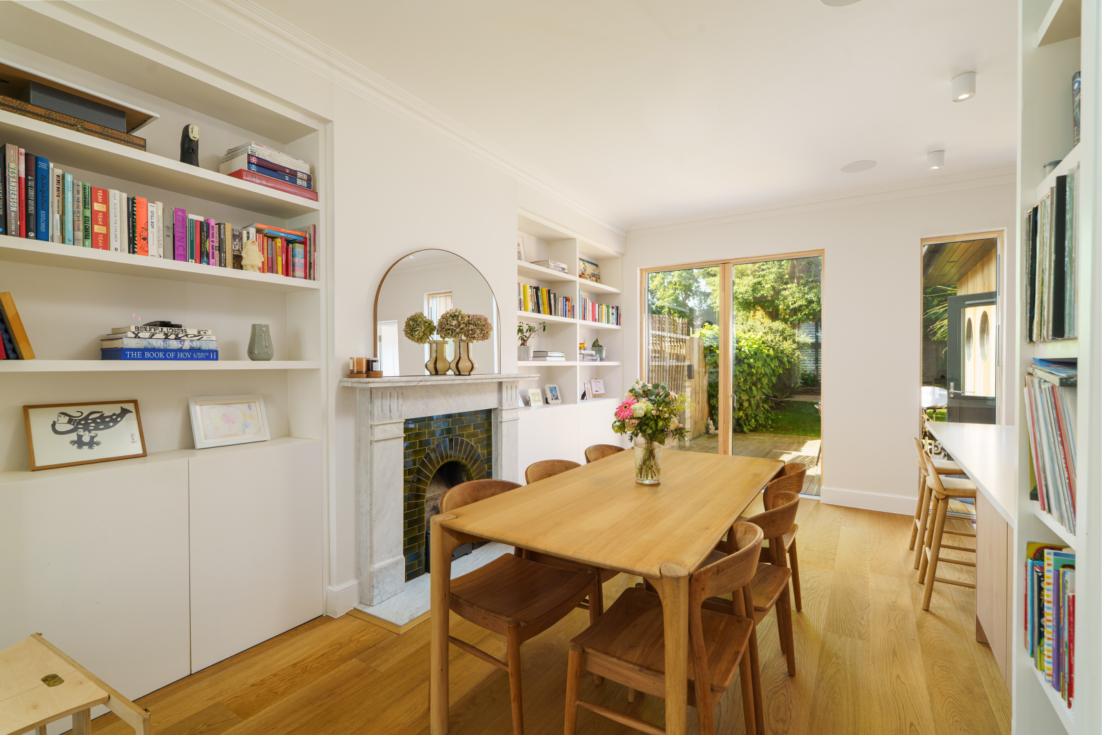 House Rosemary Avenue in Greater London