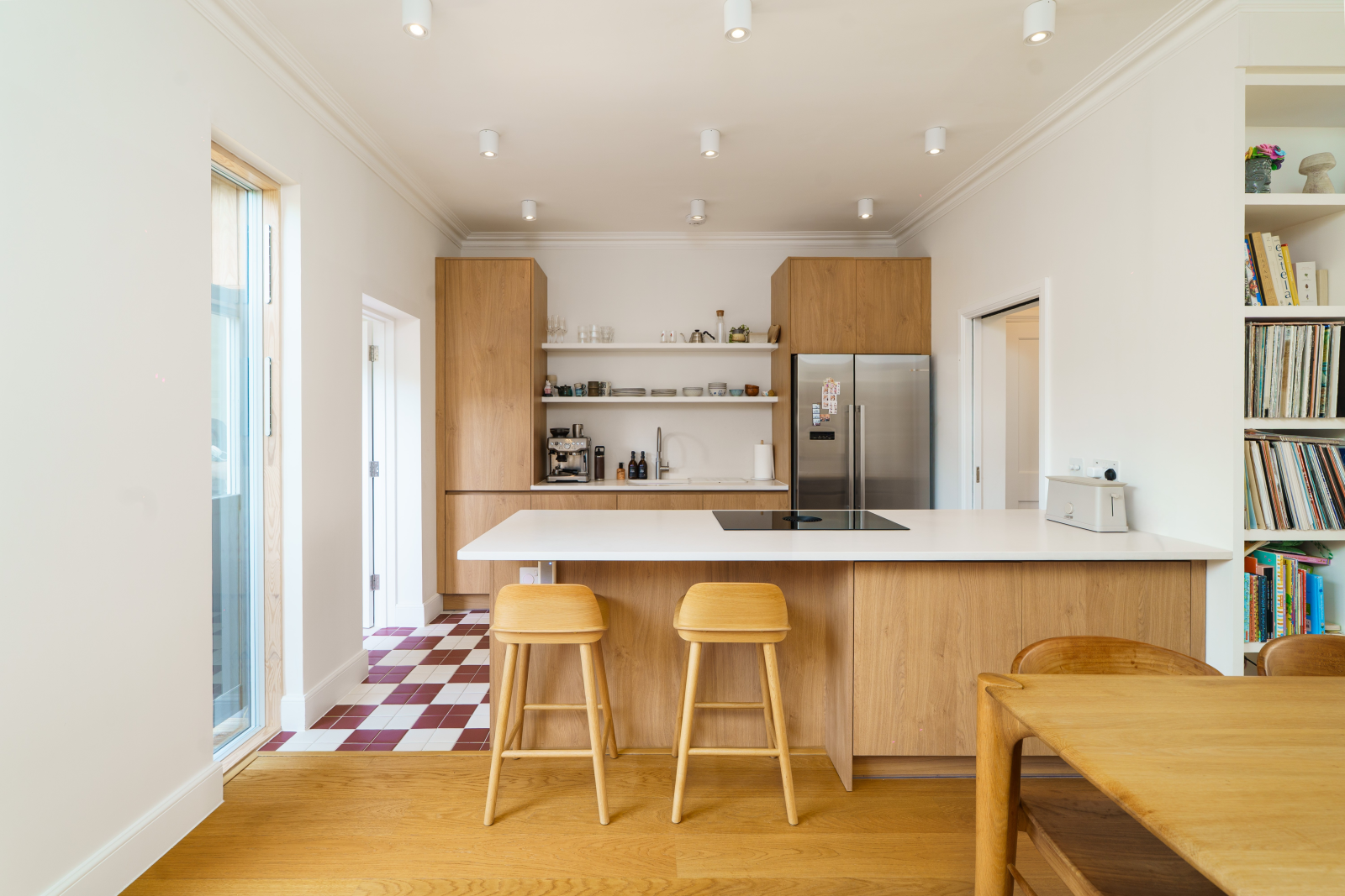 House Rosemary Avenue in Greater London