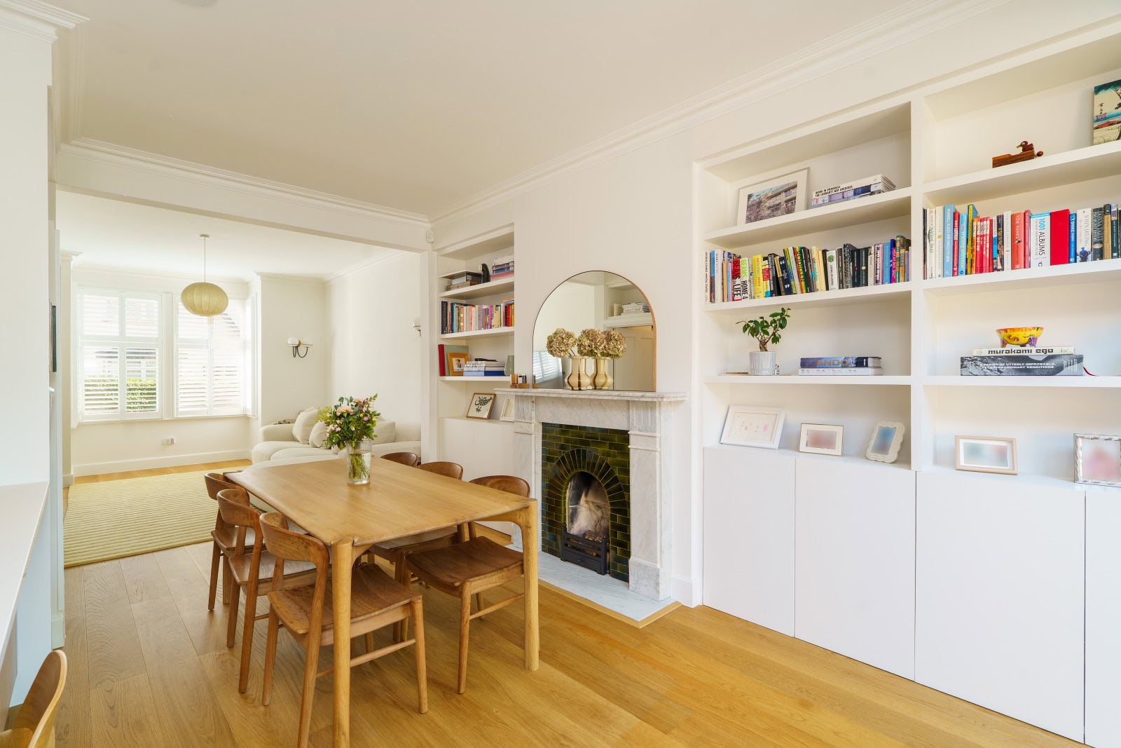House Rosemary Avenue in Greater London